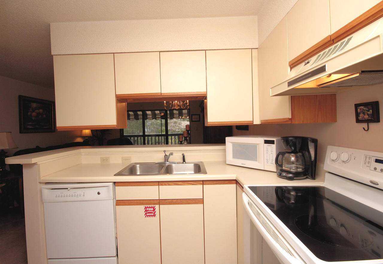 LAKESIDE CONDO AT BLUEWATER BAY - Residential