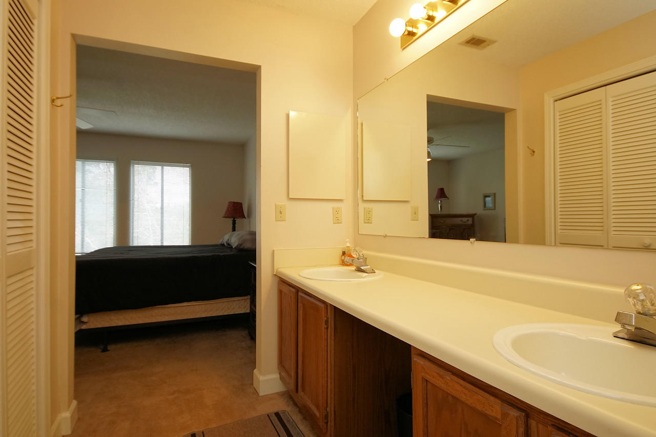 LAKESIDE CONDO AT BLUEWATER BAY - Residential