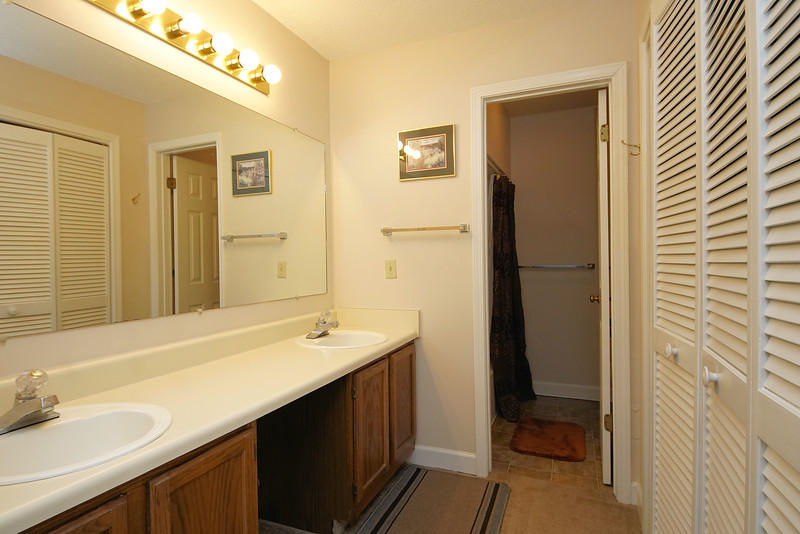 LAKESIDE CONDO AT BLUEWATER BAY - Residential