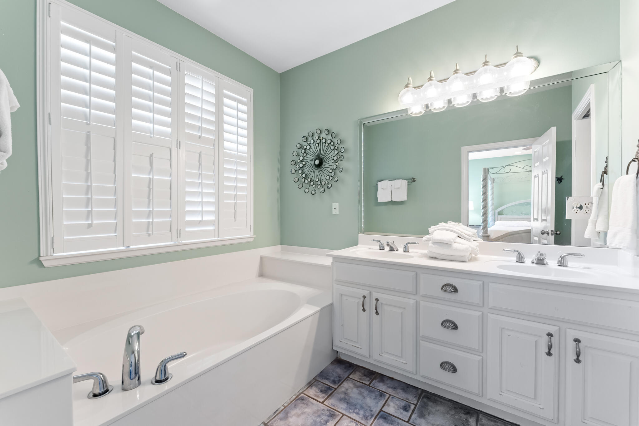 MARAVILLA SHORES - Residential