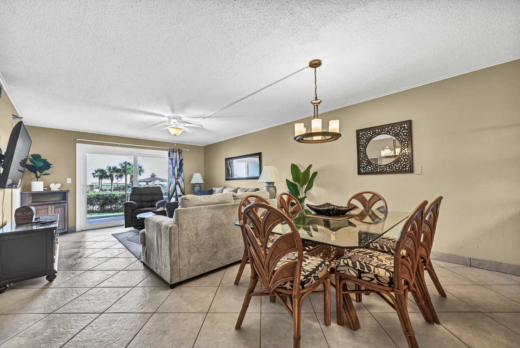 ISLANDER CONDO - Residential