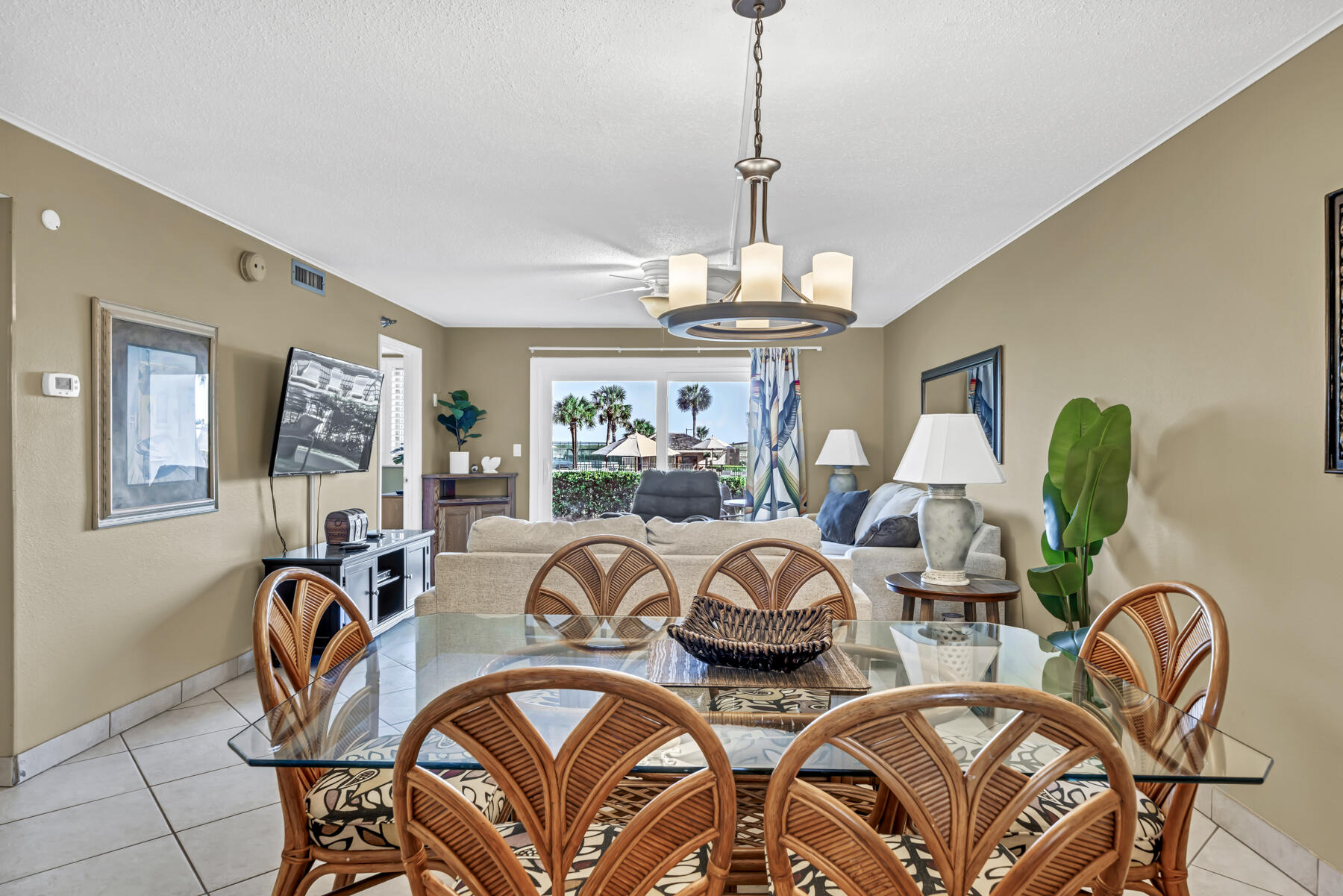 ISLANDER CONDO - Residential