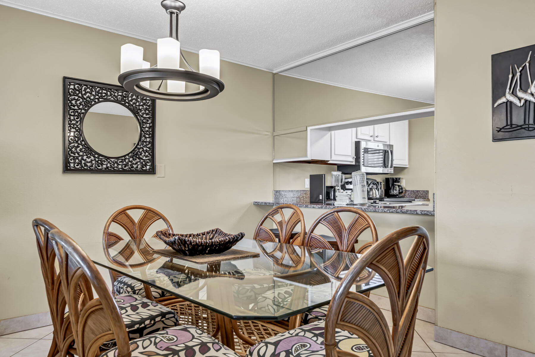 ISLANDER CONDO - Residential