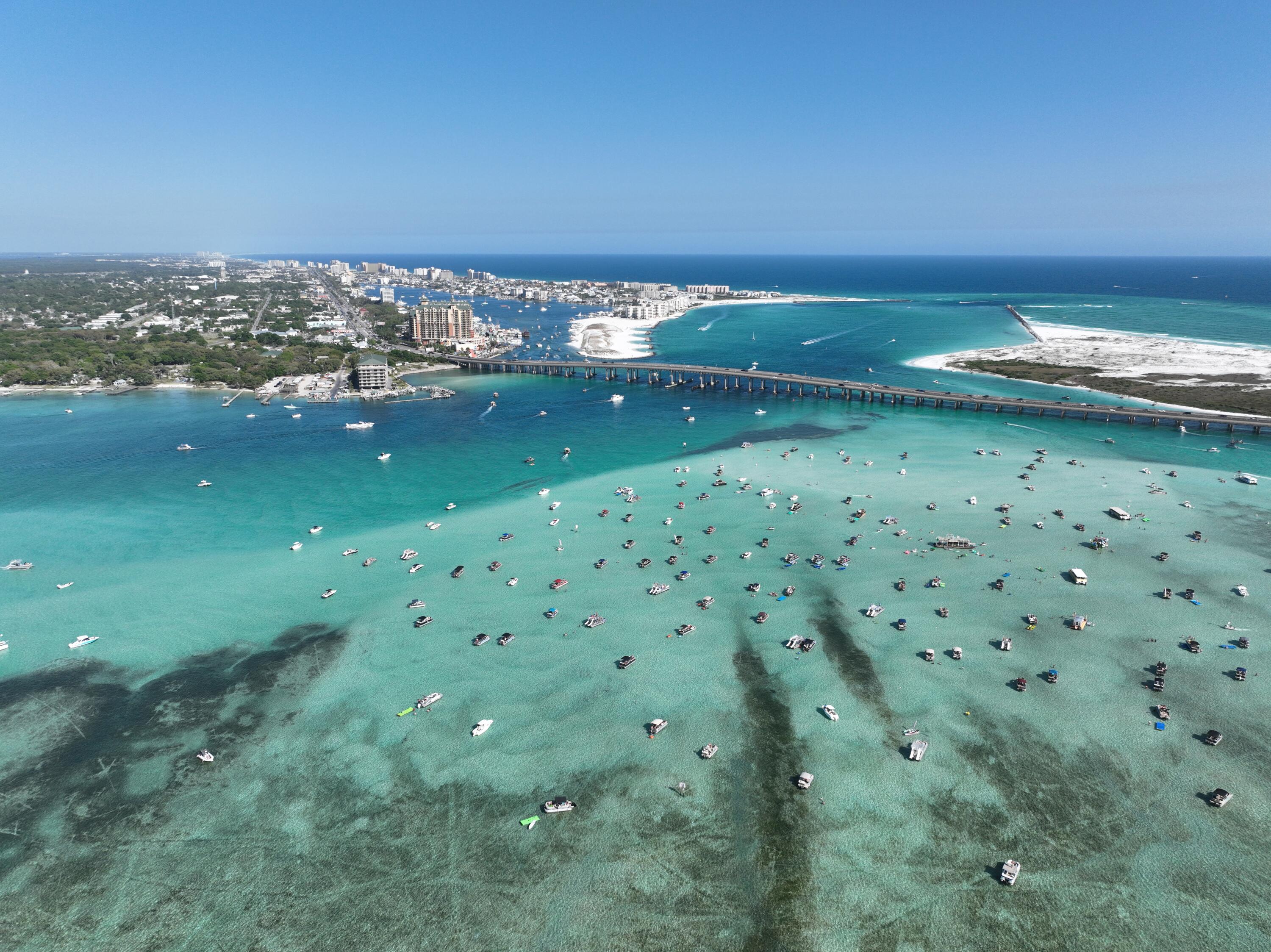 ISLANDER CONDO - Residential