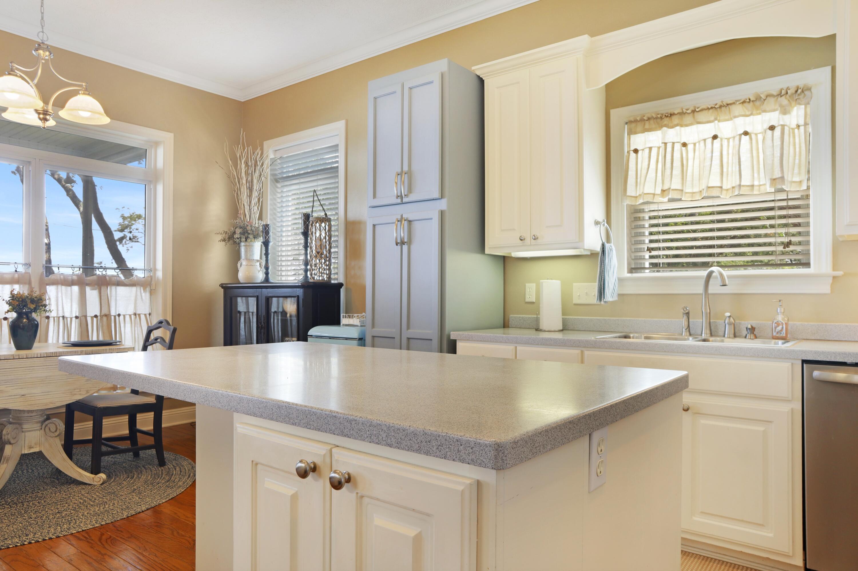SANDY COVE - Residential