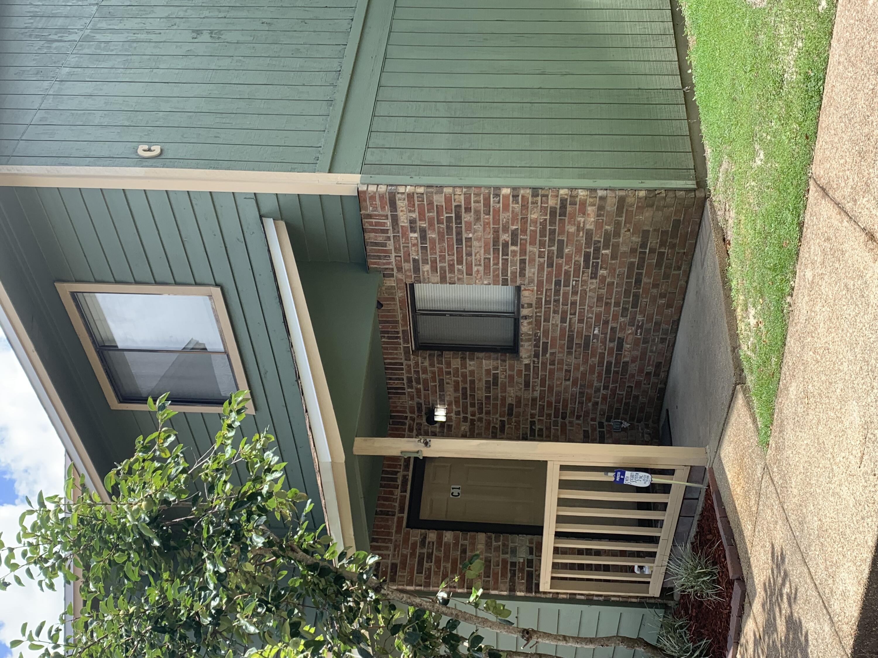 BIENVILLE SQUARE T/H - Residential Lease