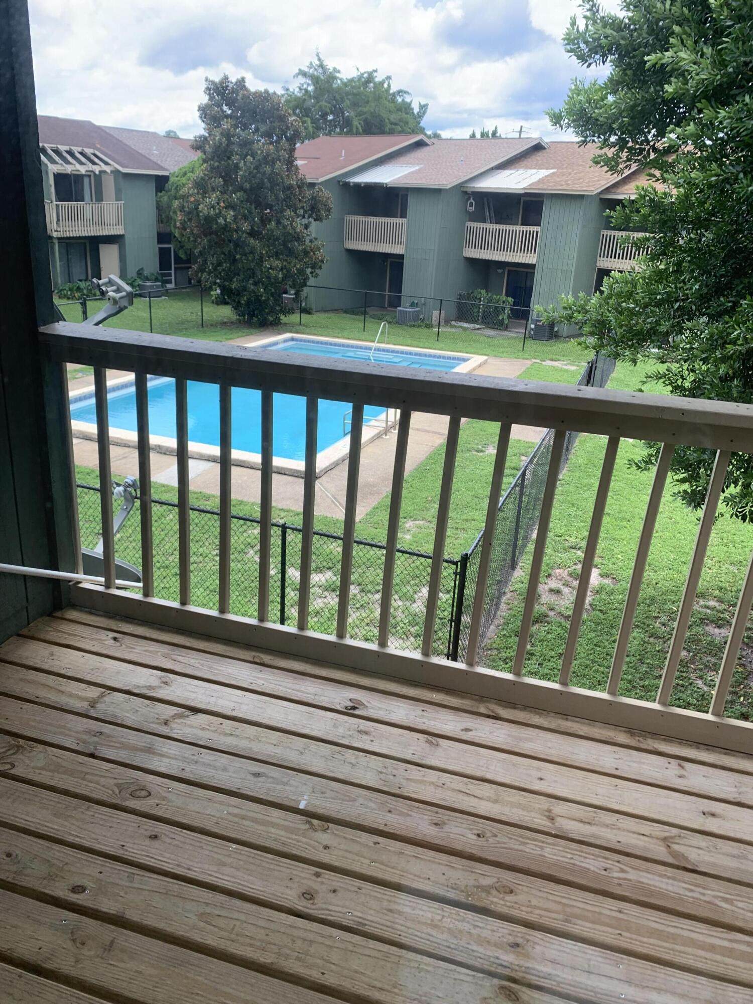 BIENVILLE SQUARE T/H - Residential Lease