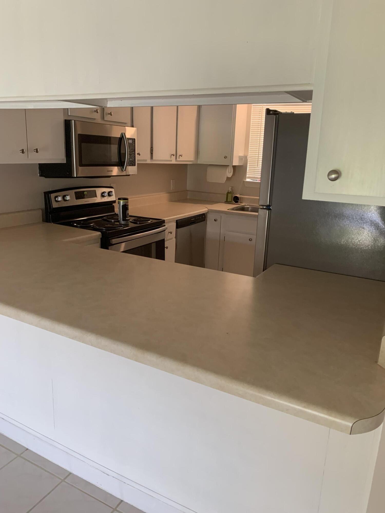 BIENVILLE SQUARE T/H - Residential Lease