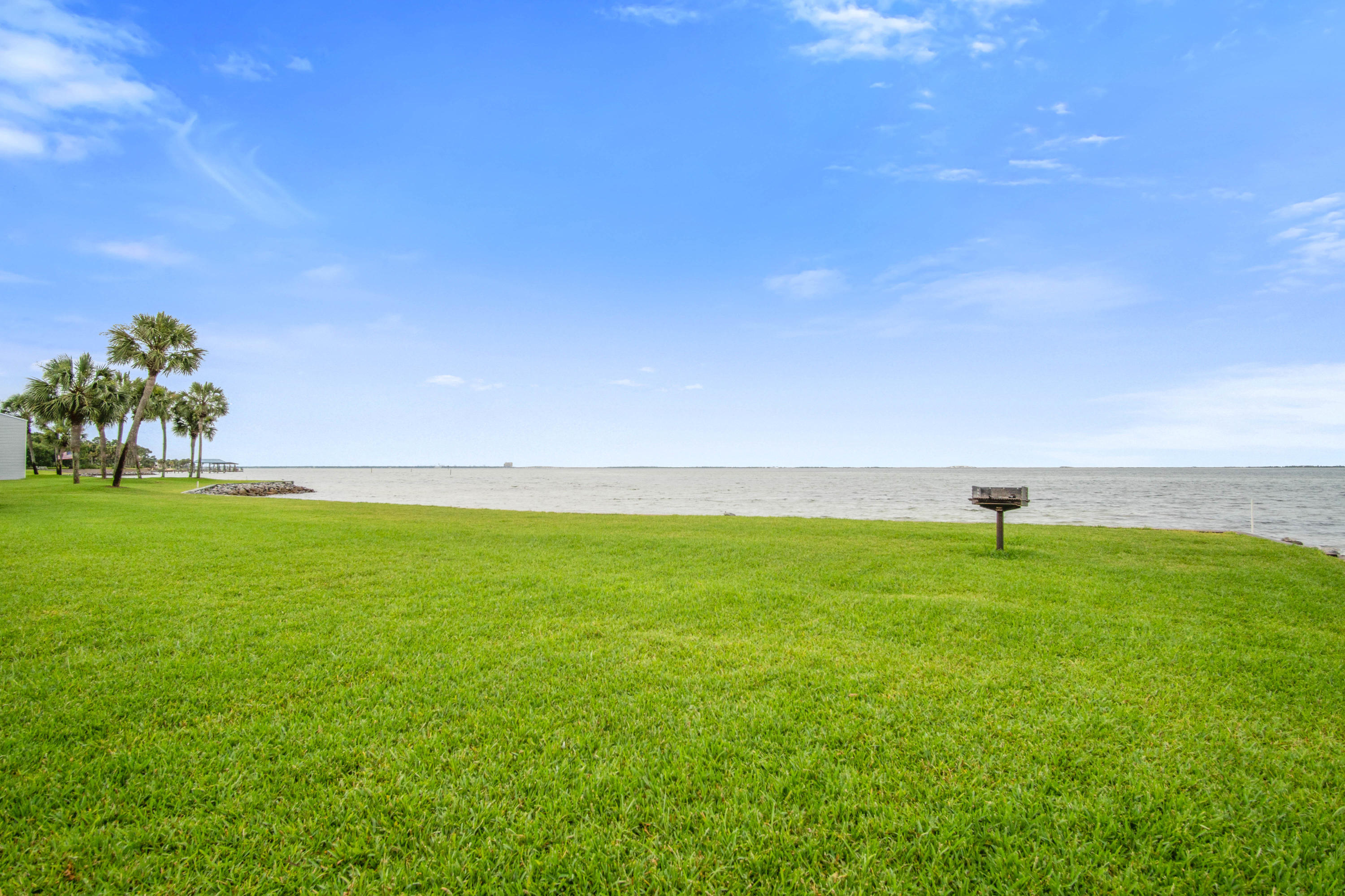 FINISTERRA CONDO - Residential