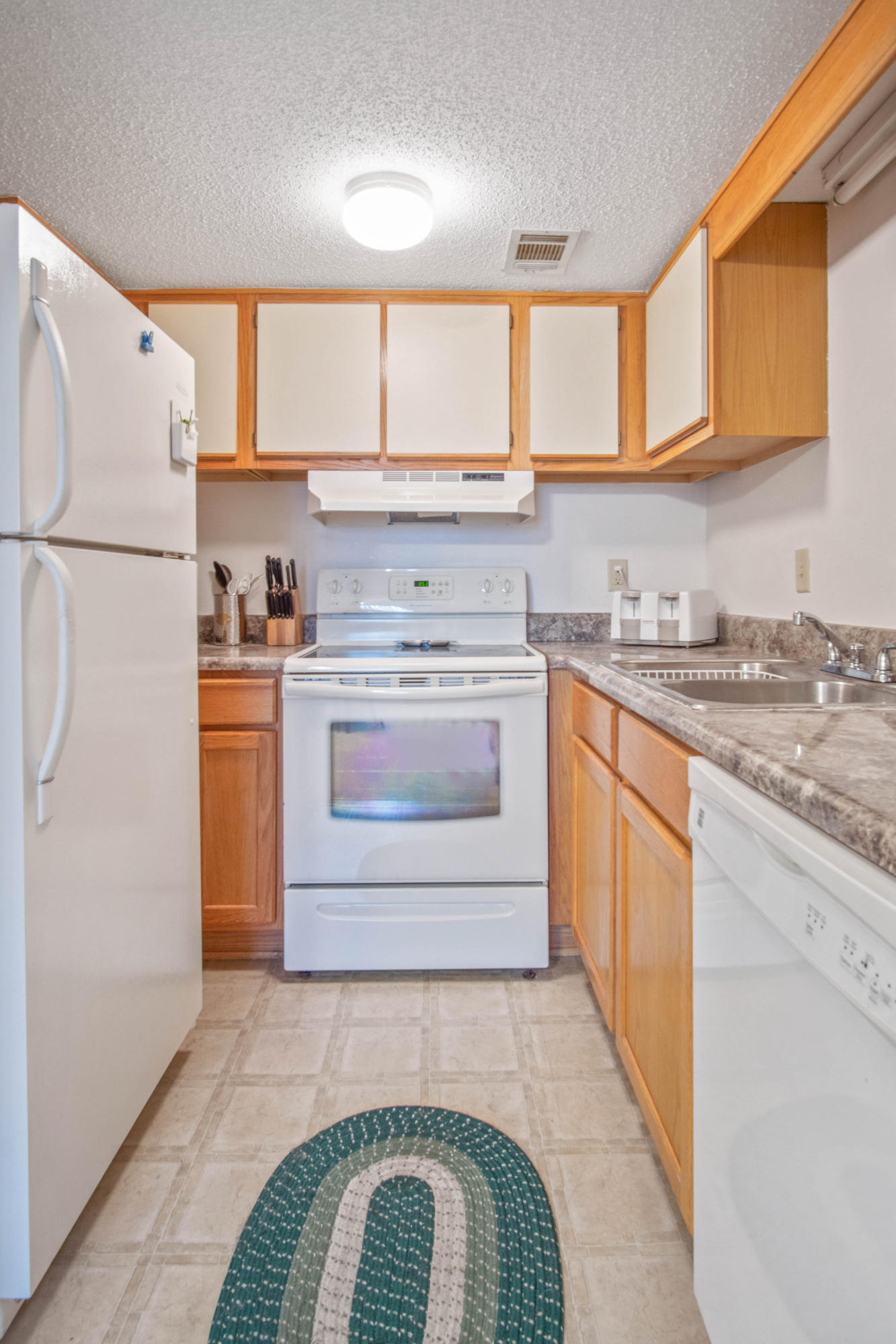 FINISTERRA CONDO - Residential