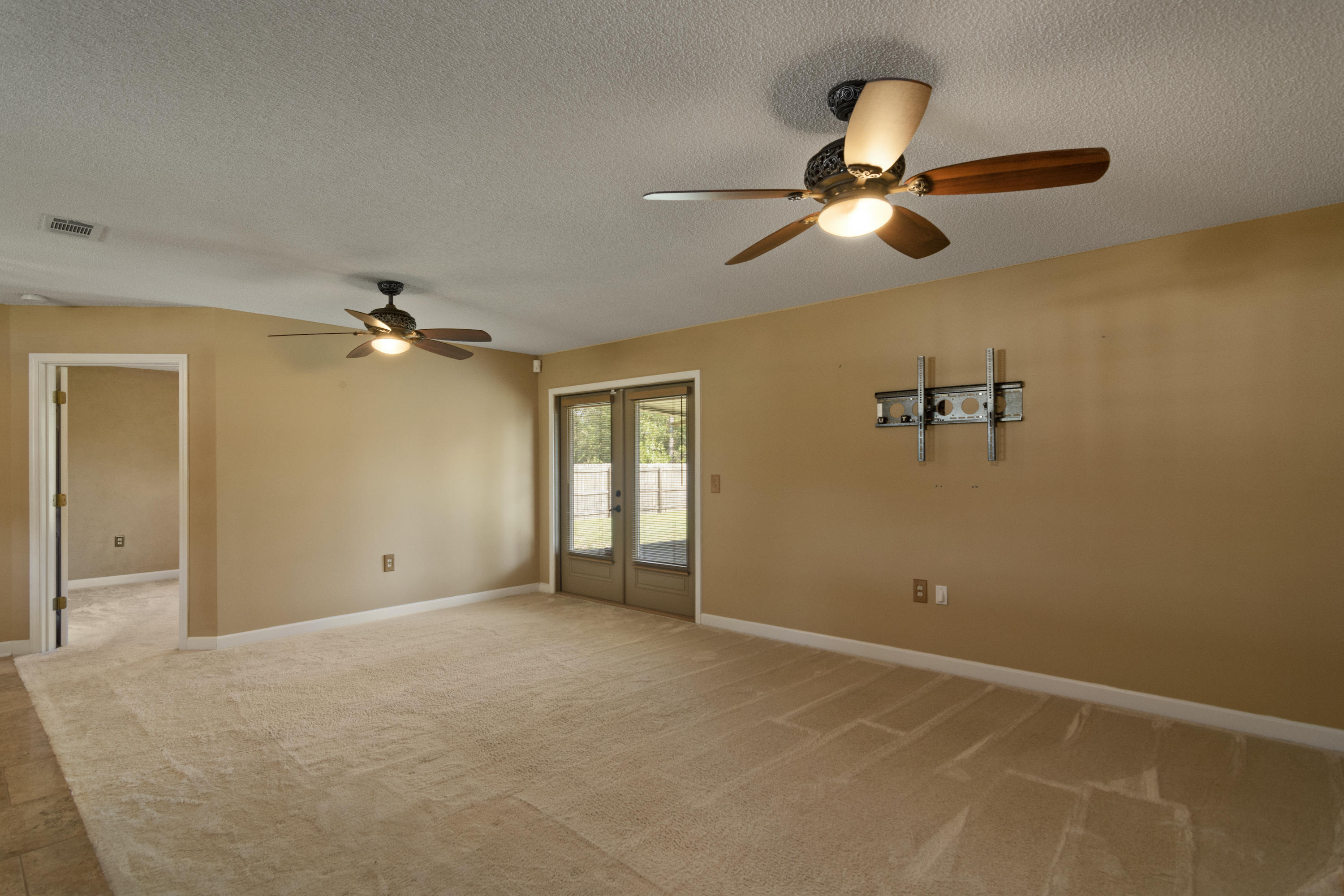 TRIPLE LAKES ESTATES - Residential