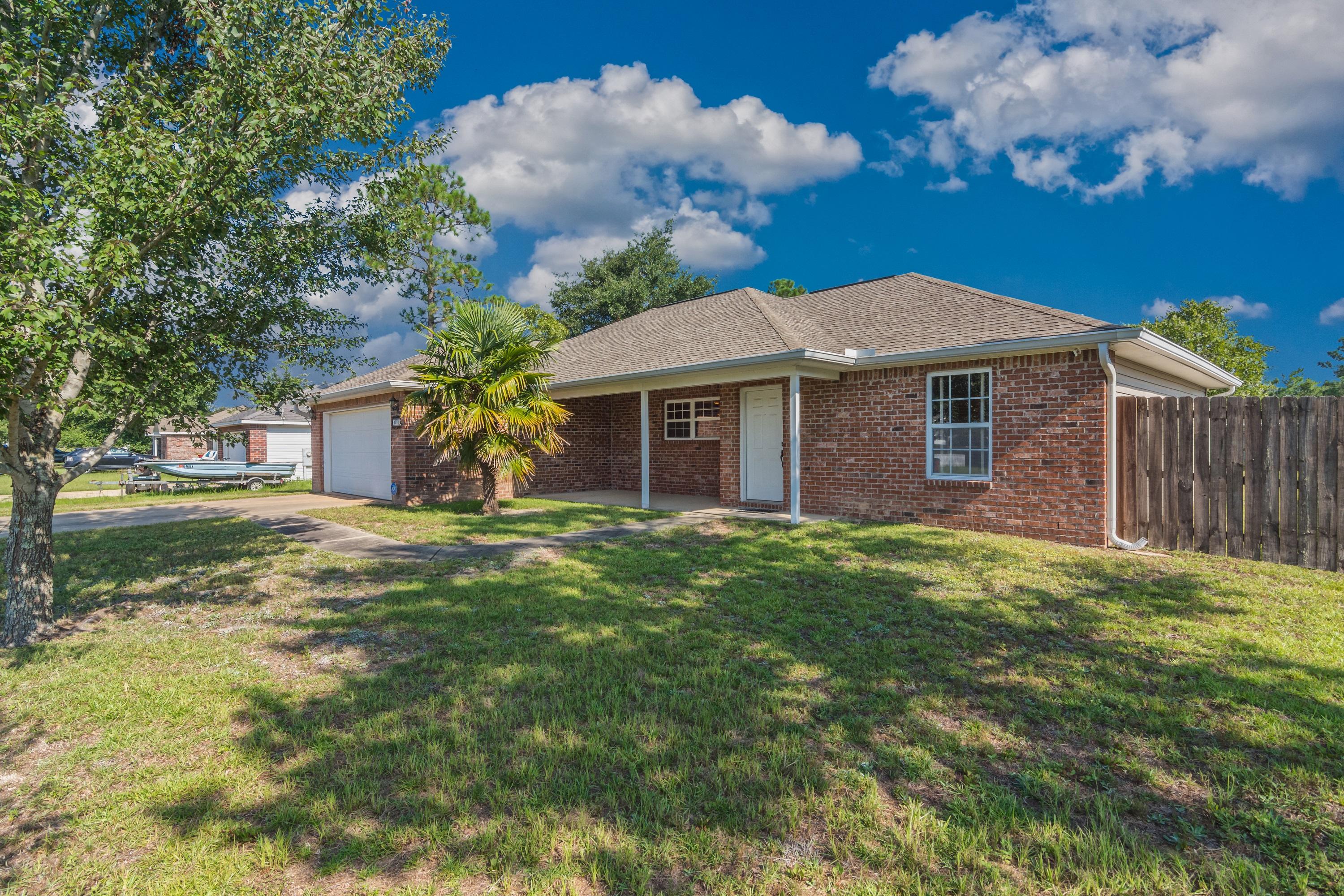 TRIPLE LAKES ESTATES - Residential