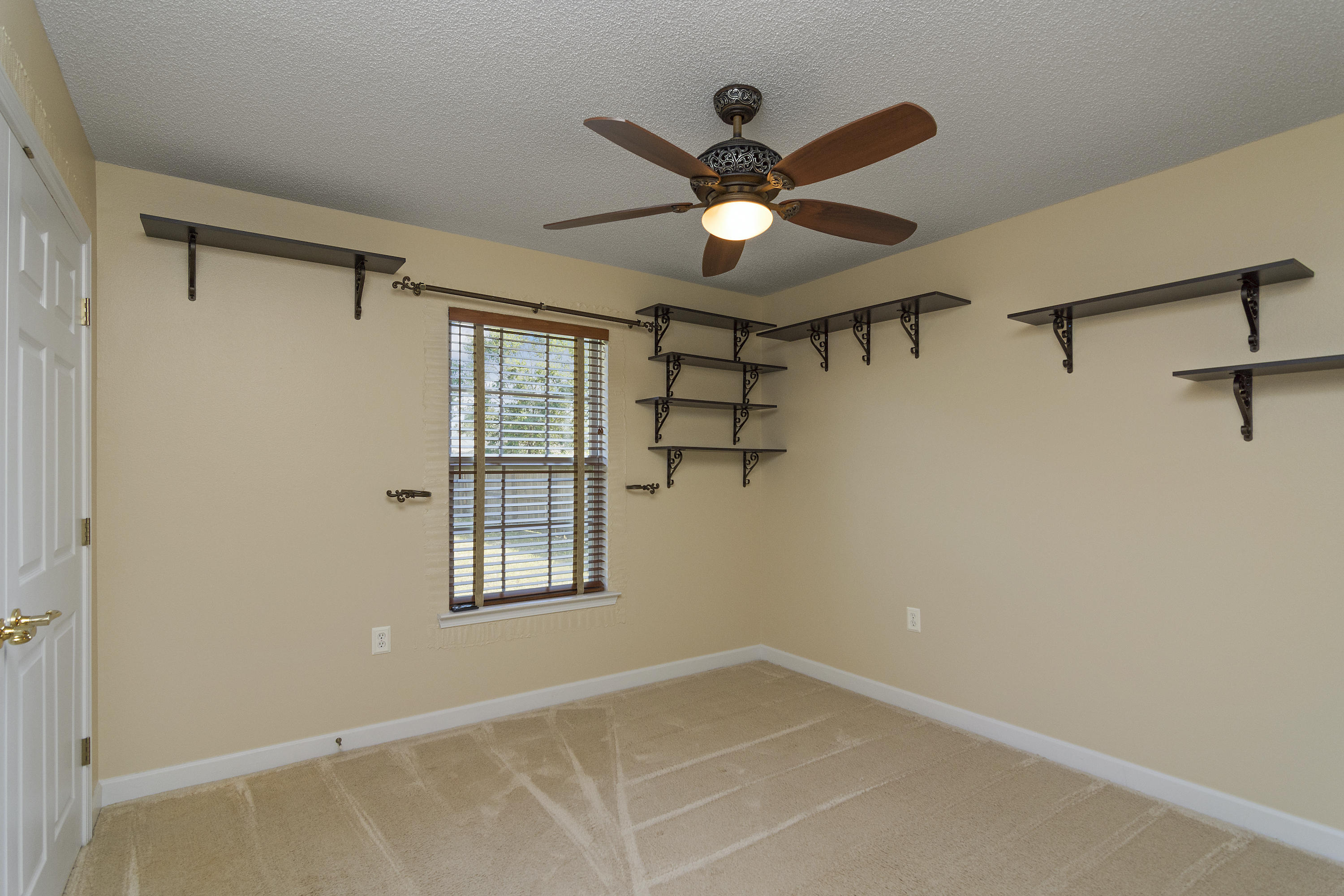 TRIPLE LAKES ESTATES - Residential