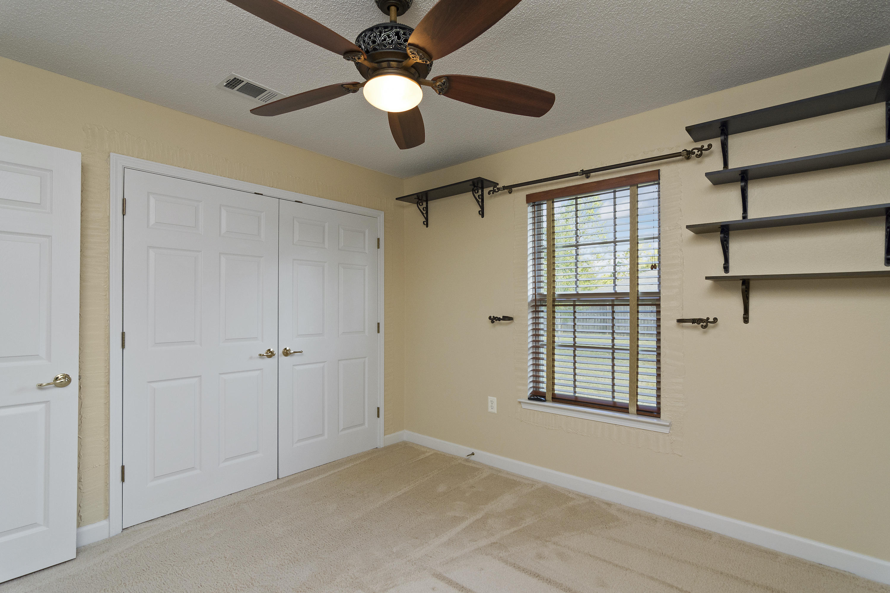 TRIPLE LAKES ESTATES - Residential