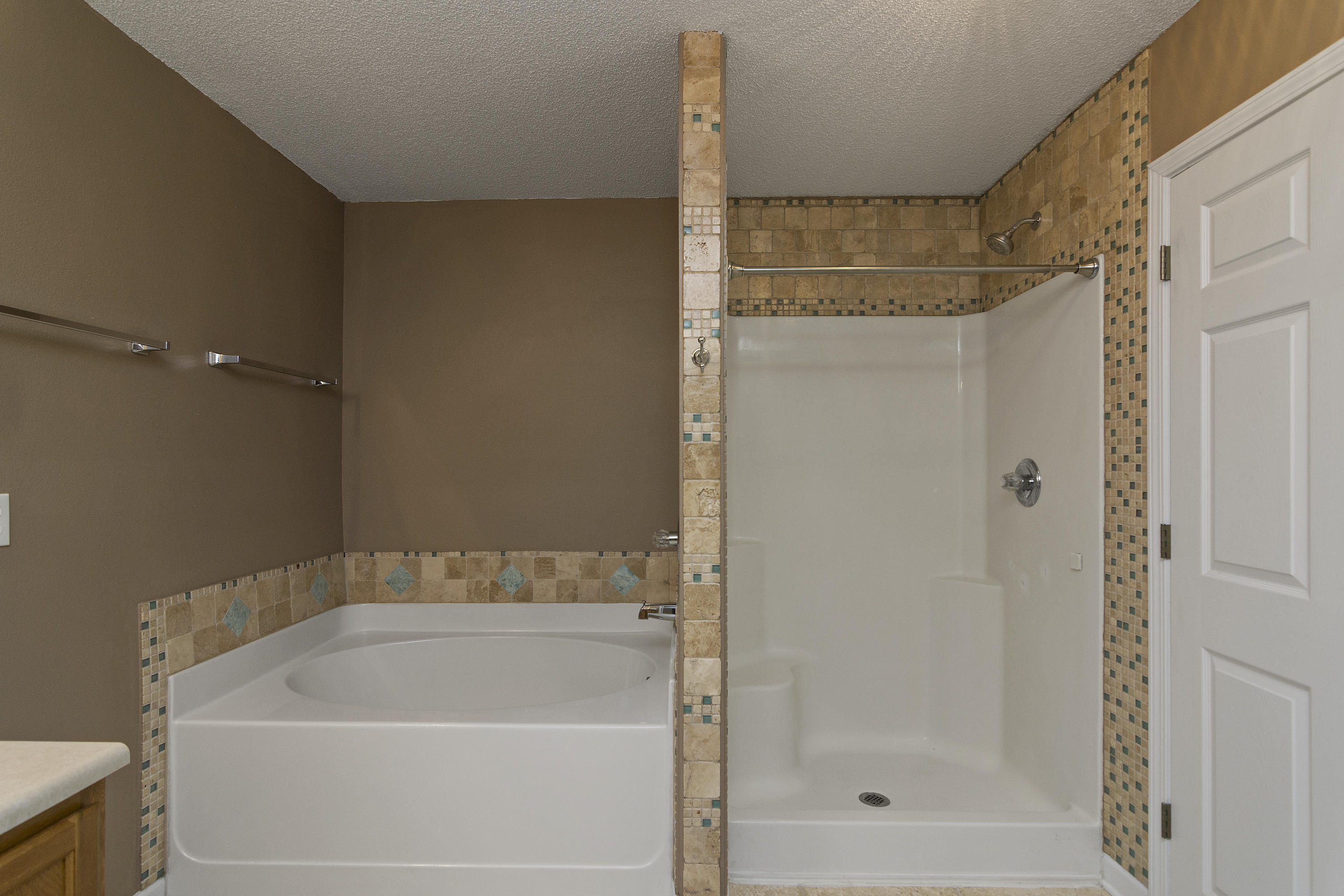 TRIPLE LAKES ESTATES - Residential