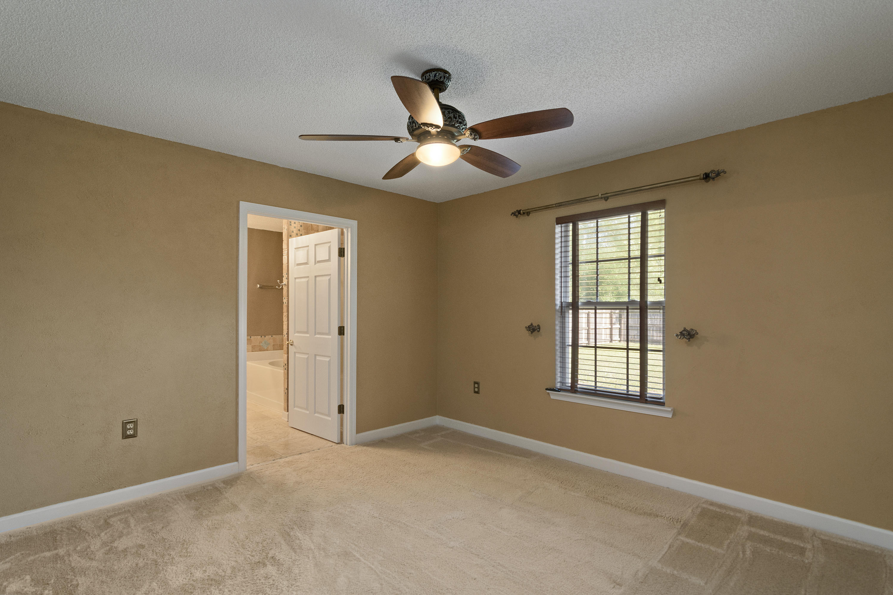 TRIPLE LAKES ESTATES - Residential