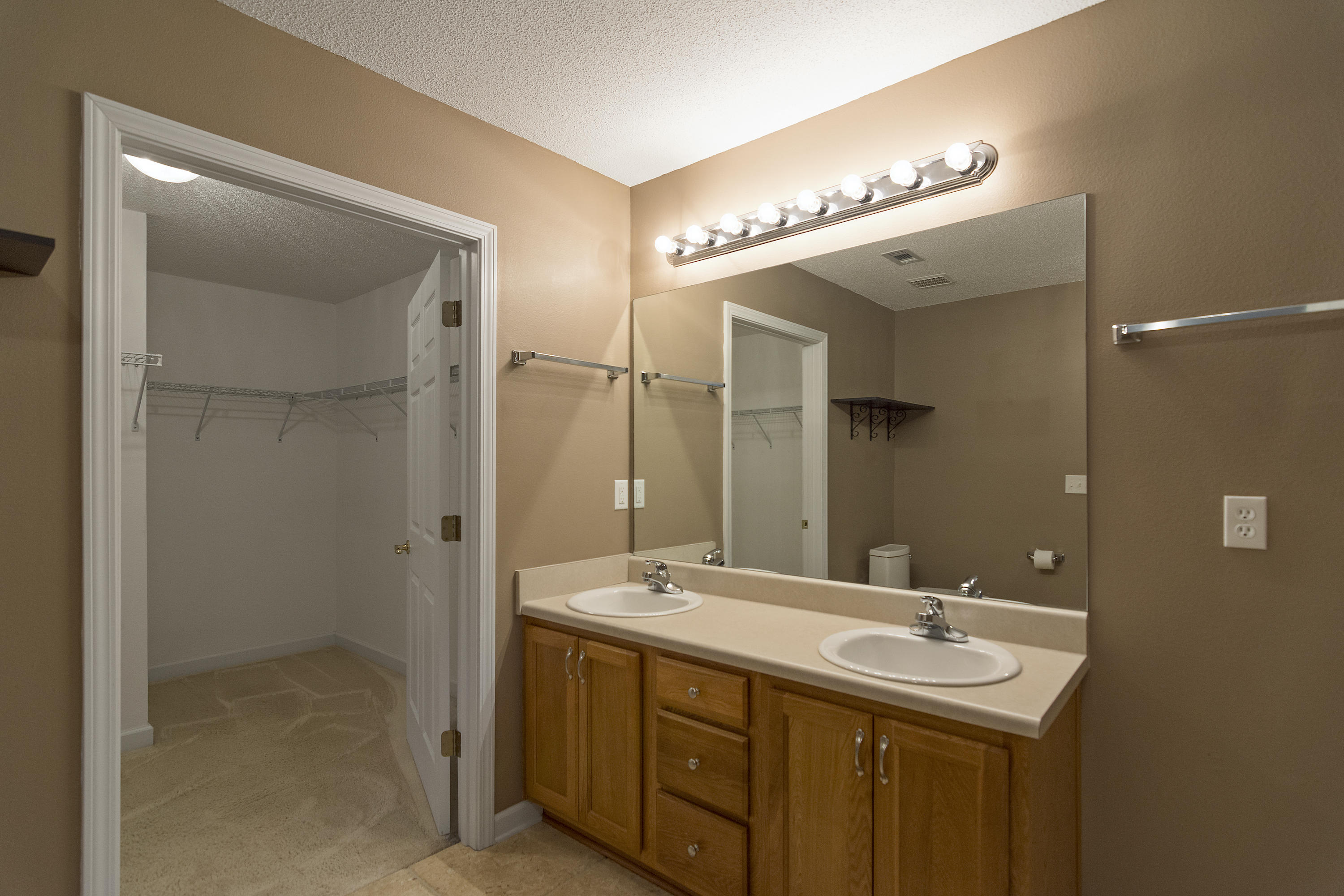 TRIPLE LAKES ESTATES - Residential