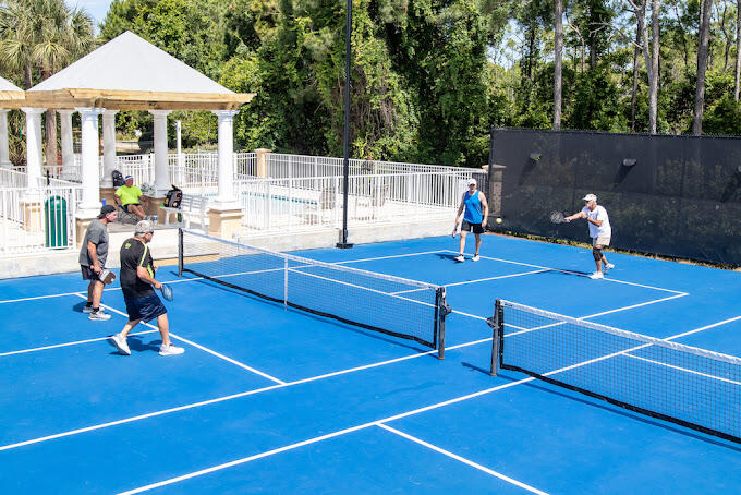 REGATTA BAY GOLF VILLAS - Land