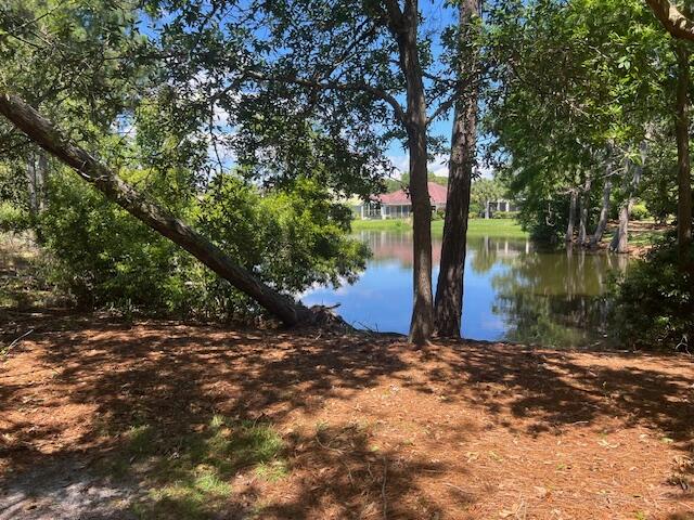 REGATTA BAY GOLF VILLAS - Land