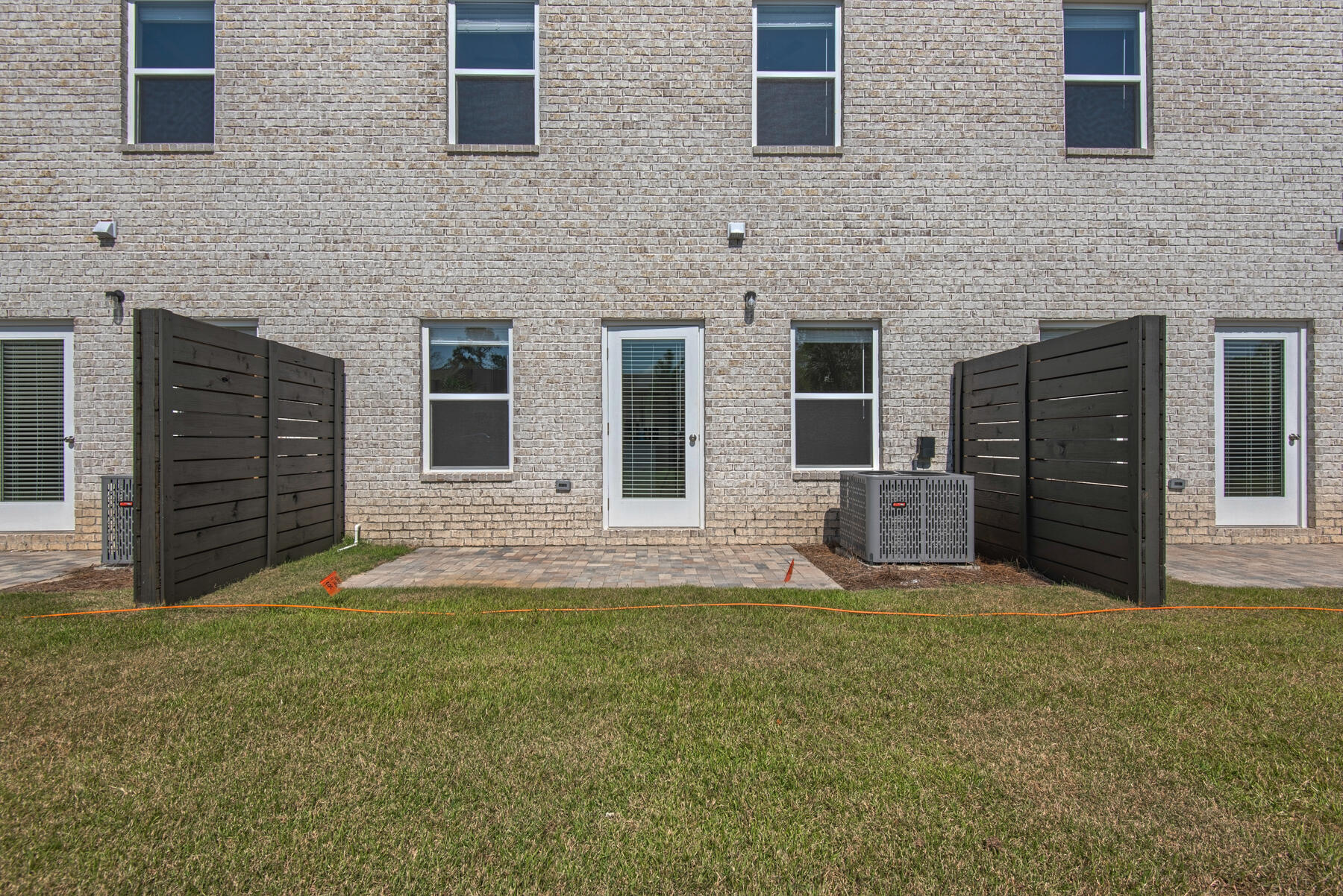 STABLE LANES - Residential
