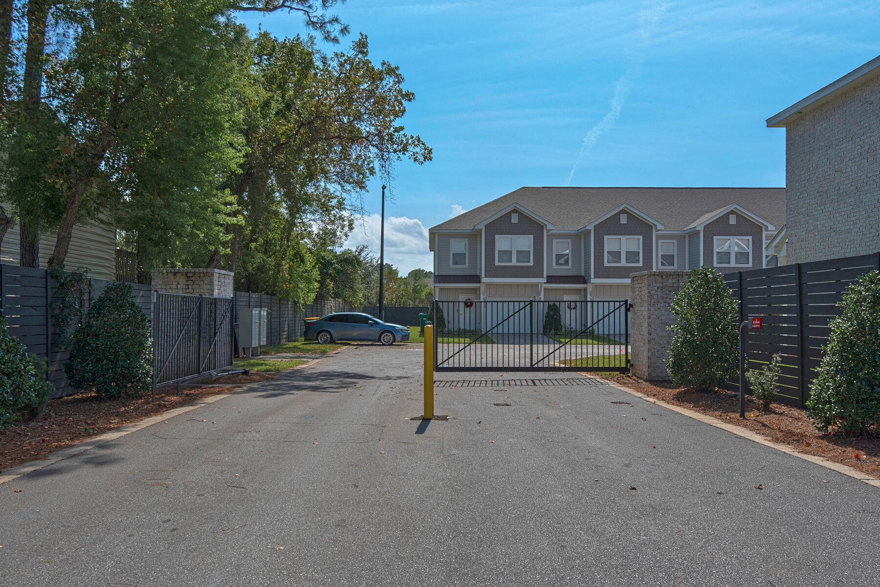 STABLE LANES - Residential