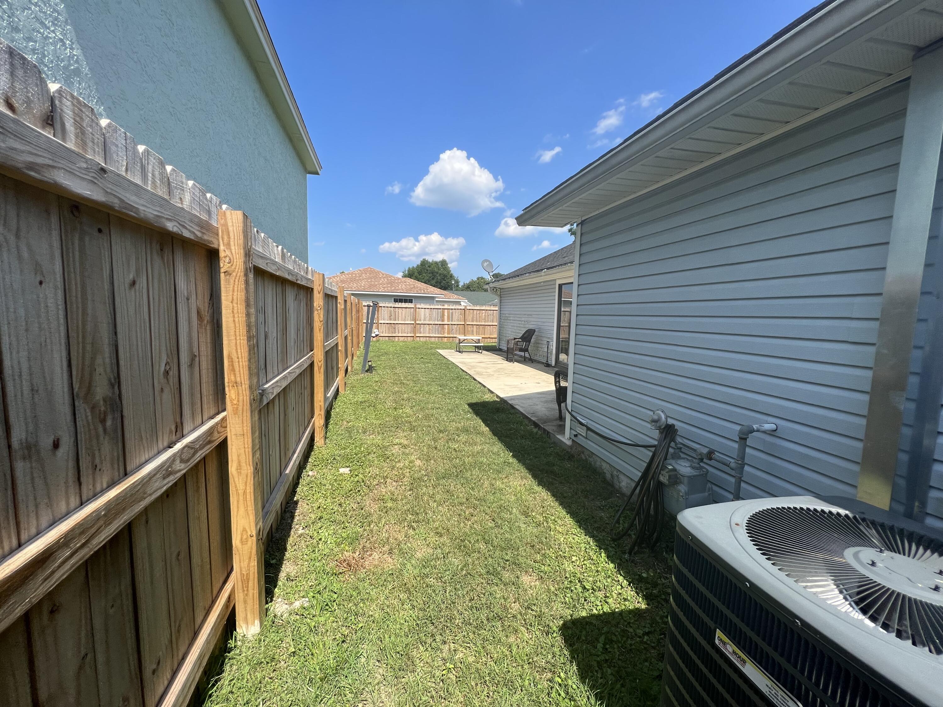 LIVE OAK MANORS - Residential Lease