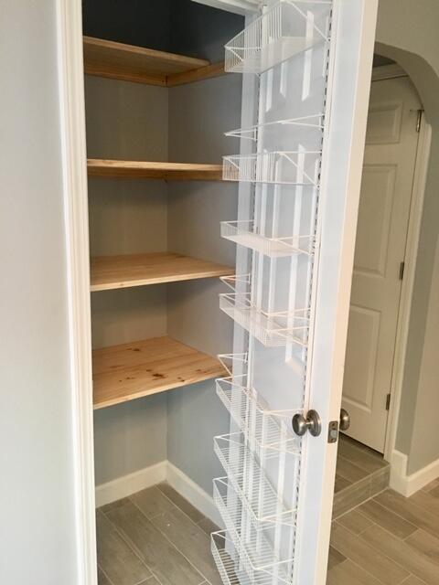 LIVE OAK MANORS - Residential Lease