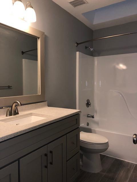 LIVE OAK MANORS - Residential Lease