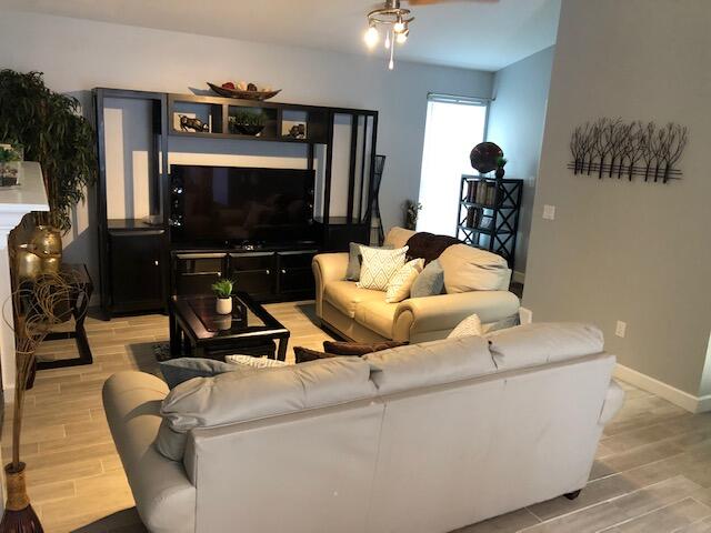 LIVE OAK MANORS - Residential Lease