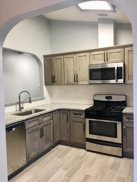 LIVE OAK MANORS - Residential Lease