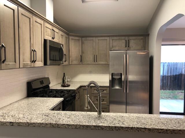 LIVE OAK MANORS - Residential Lease