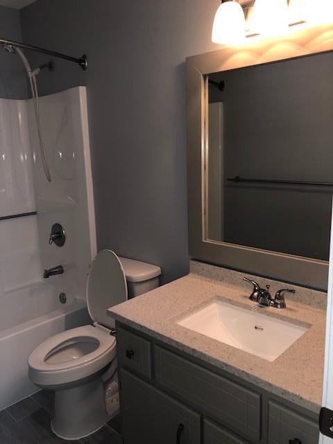 LIVE OAK MANORS - Residential Lease