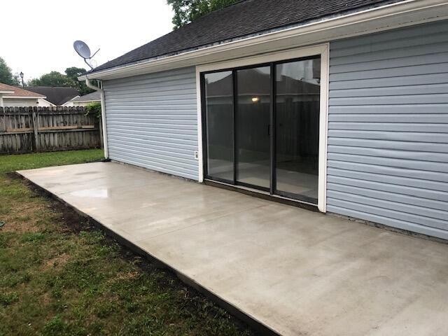 LIVE OAK MANORS - Residential Lease