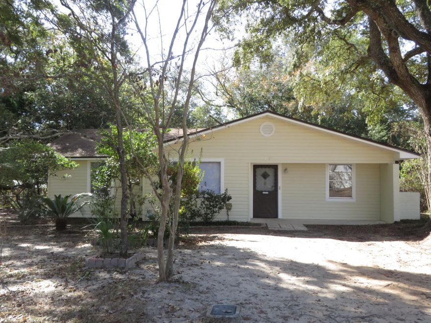 Great starter home. Centrally located in Niceville close to bases,Hospital and shopping. House has been completely repainted, new carpet,newer appliances, new heat and air system and and new vinyl siding. Seller is also cleaning up yard prior to closing.