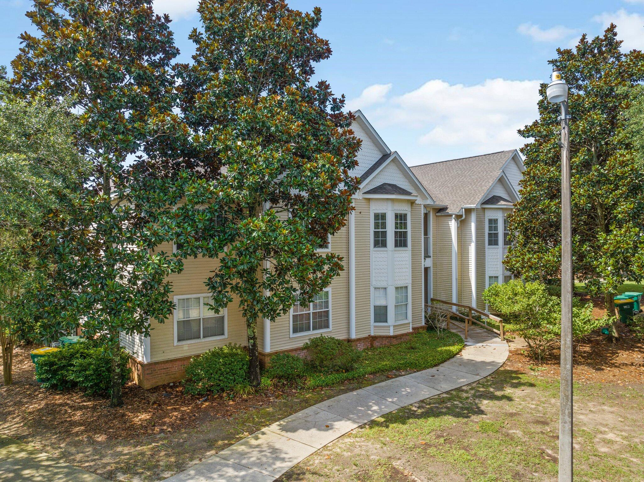 THE OAKS AT NICEVILLE - Residential Lease