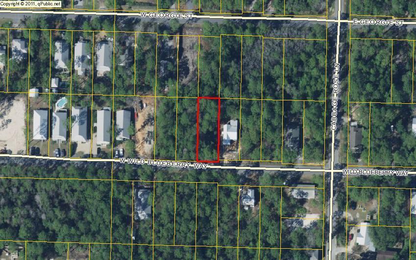 Beautiful lot, close to public BAY access, with gorgeous trees, ready to build your dream home!! Subdivision is restricted by deed no mobile homes and the county has paved roads.