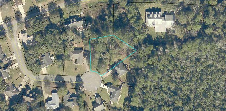 LARGE LOT ON SOUTH SIDE OF CRESTVIEW, LOCATED IN RIVERCHASE SUBDIVISION. LAST LOT LEFT IN THE CUL-DE-SAC , BRING YOUR PLAN TO BUILD YOUR DREAM HOME TODAY. MANY NICE HOMES IN THE AREA, EASY COMMUTE TO ALL POINTS SOUTH.
