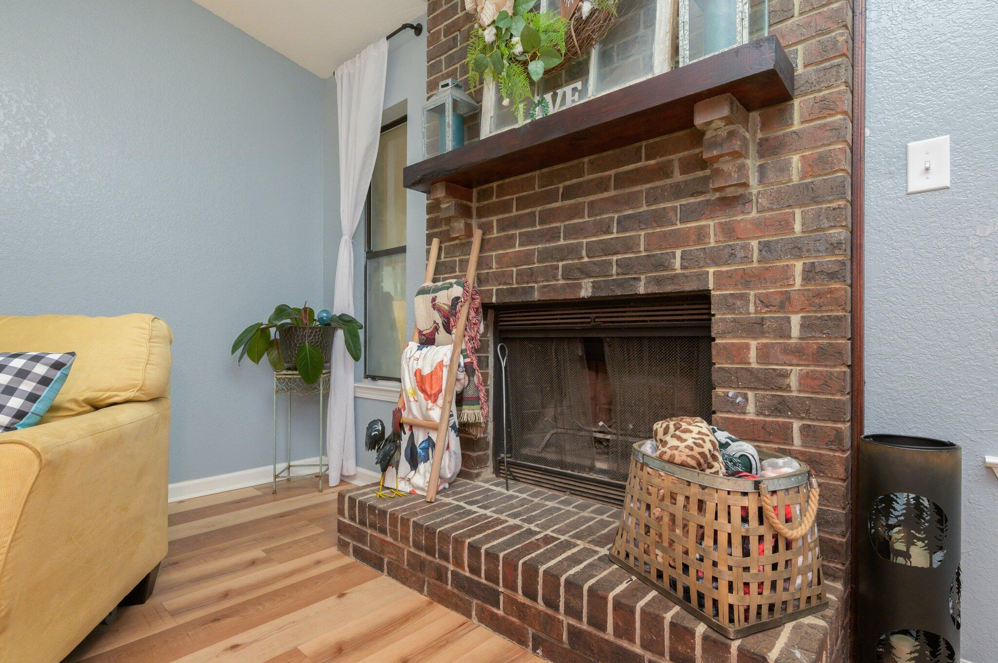 ADAMS POWELL - Residential