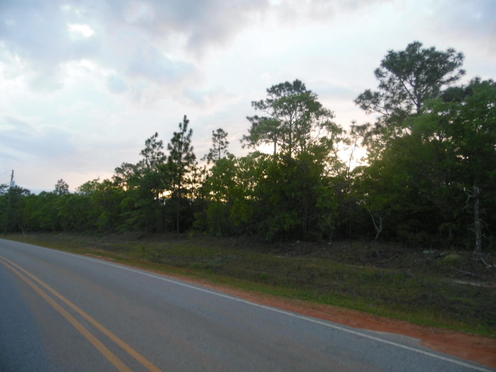 Check out this conveniently located corner lot just outside of the city limits! It is the perfect place to build your dream home. The dimensions are 304x175 which gives you plenty of space to spread out! Call to make an appointment today.