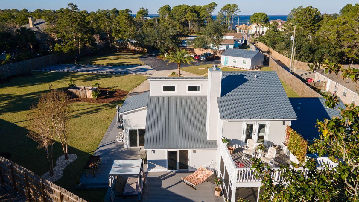 WHISPERING OAKS - Residential