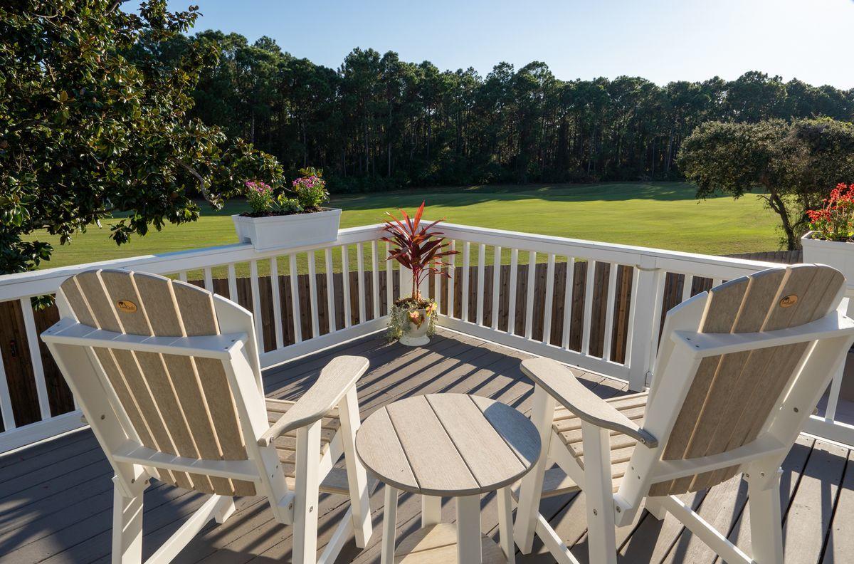 WHISPERING OAKS - Residential