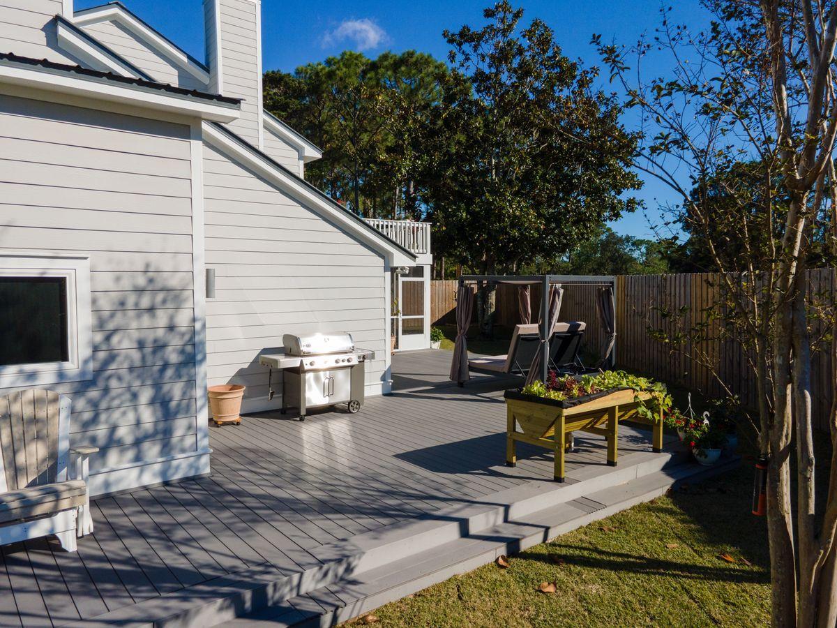 WHISPERING OAKS - Residential