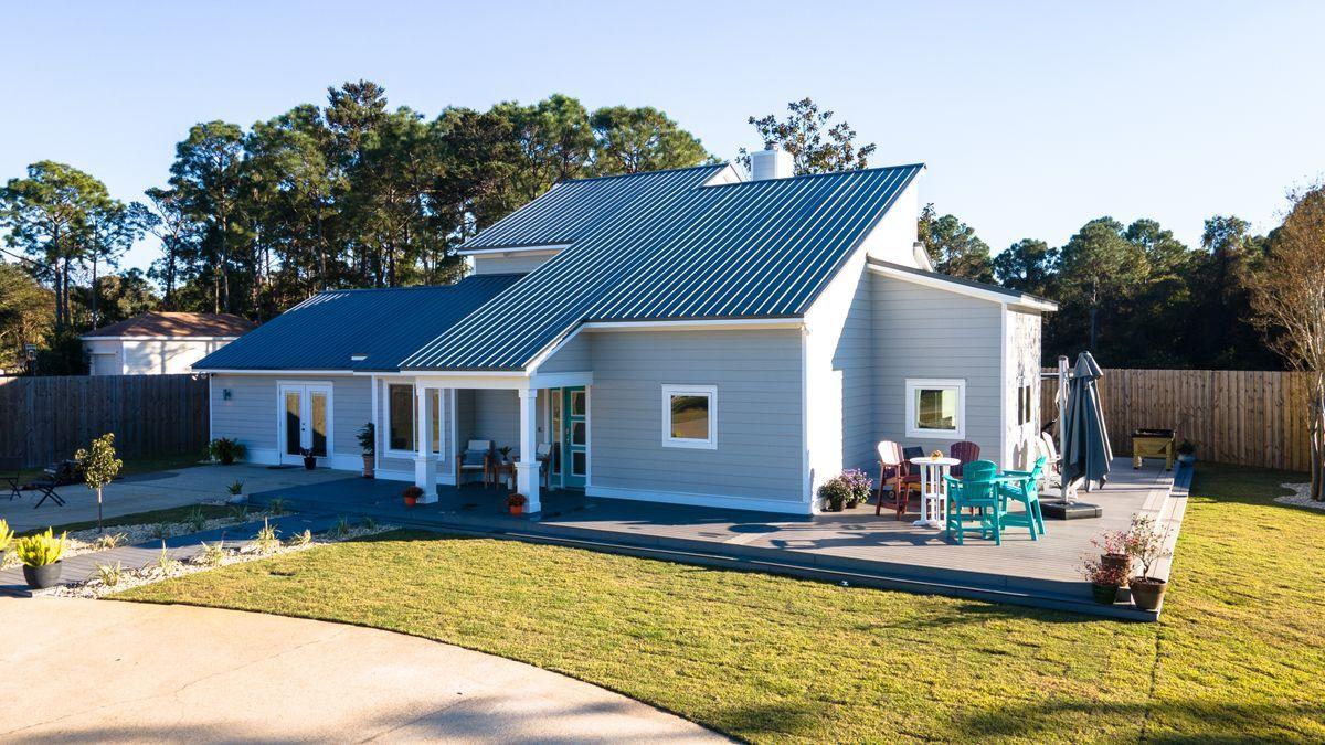 WHISPERING OAKS - Residential