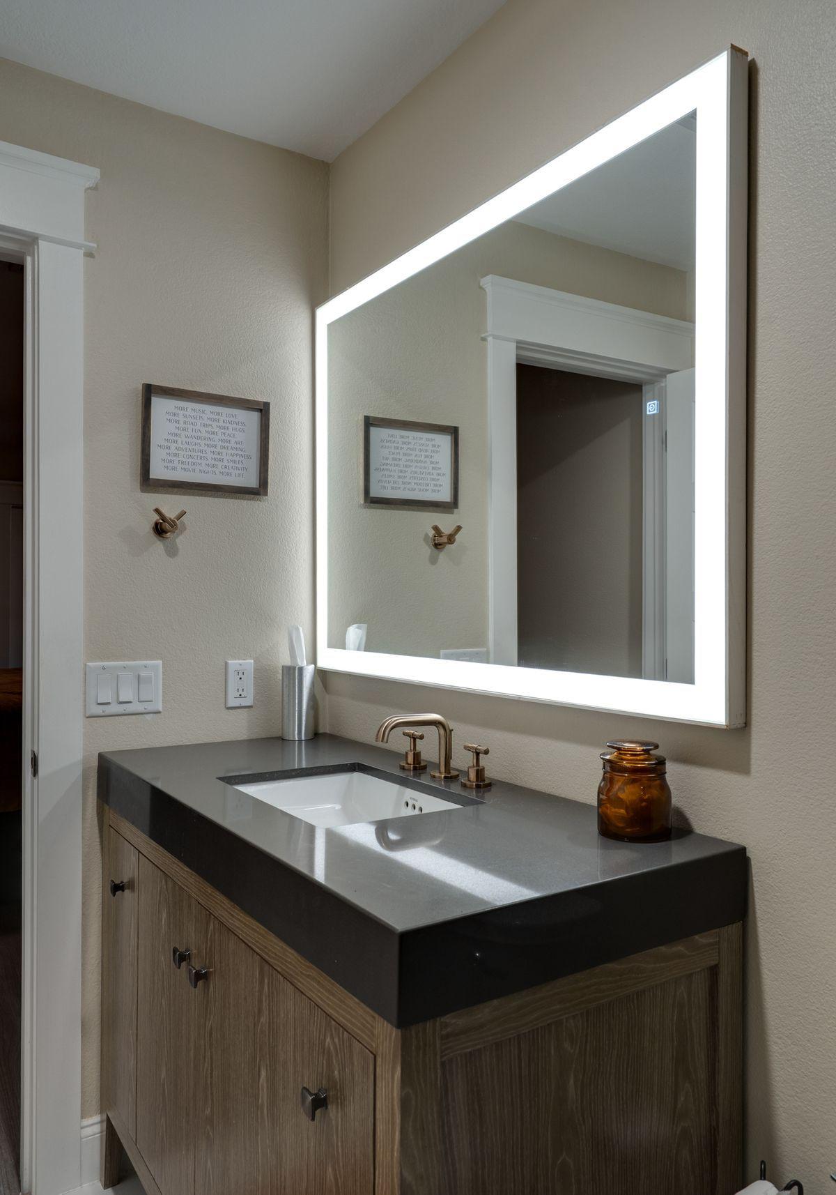 WHISPERING OAKS - Residential