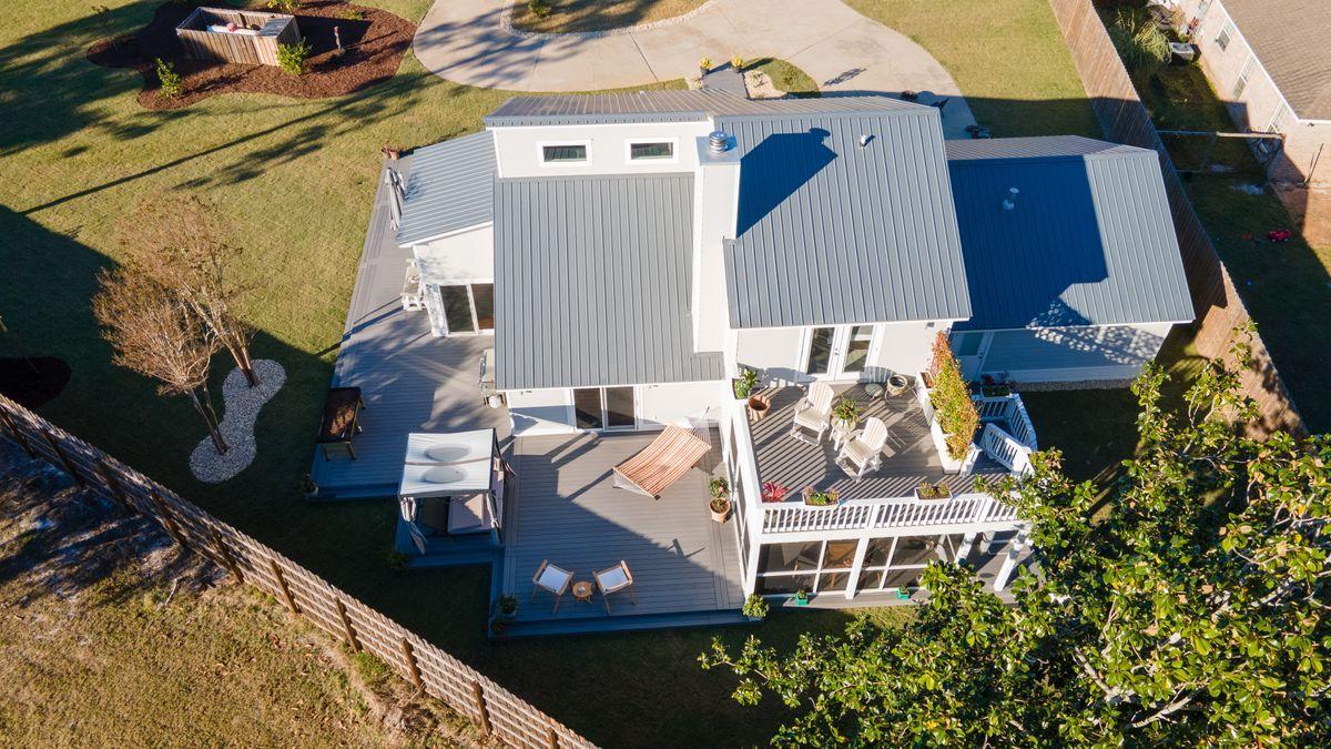 WHISPERING OAKS - Residential