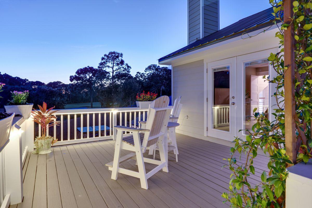 WHISPERING OAKS - Residential