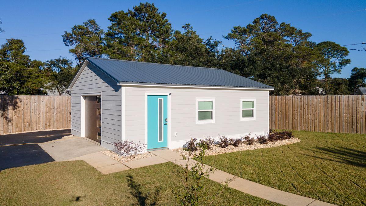 WHISPERING OAKS - Residential