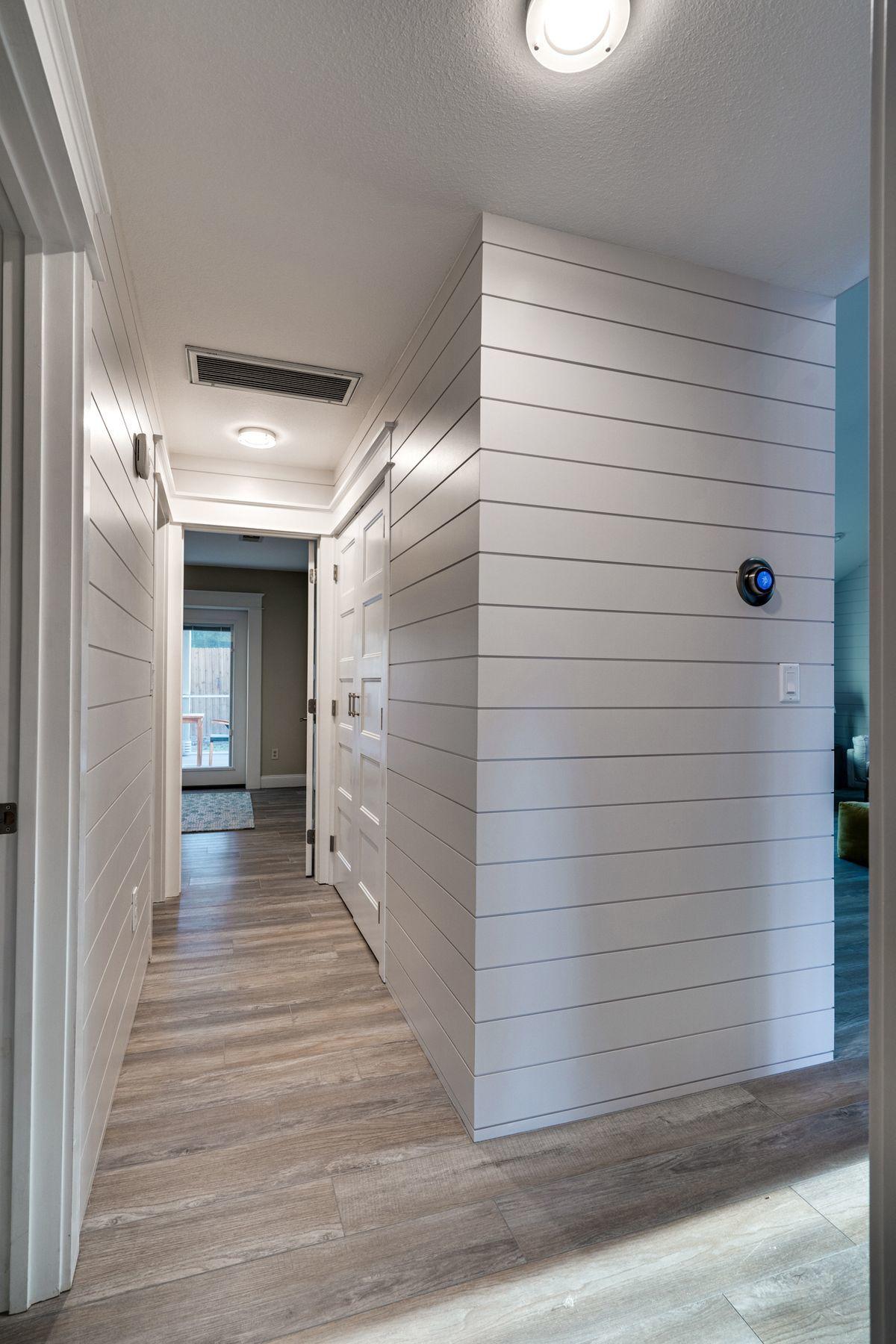 WHISPERING OAKS - Residential