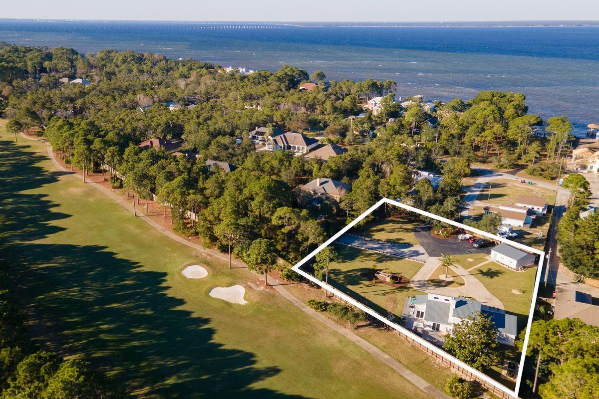 WHISPERING OAKS - Residential