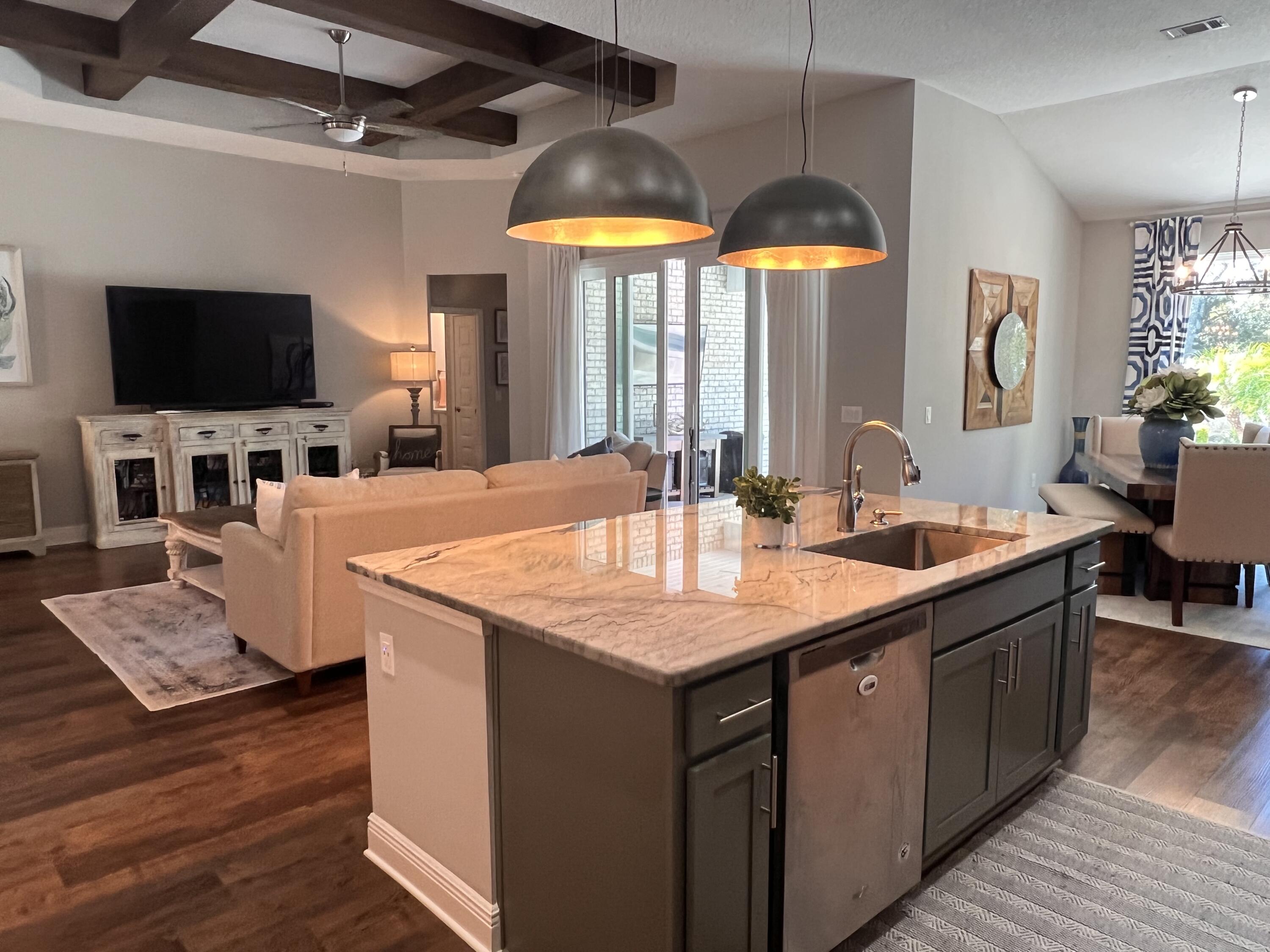 ROBLEDAL ESTATES - Residential